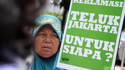 Kritisi Reklamasi Teluk Jakarta