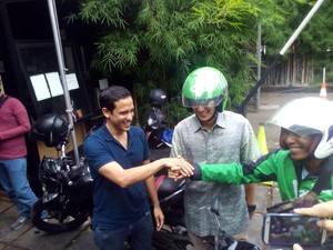 Sandiaga Uno Naik Ojek ke Kantor Go-Jek Temui CEO Nadiem Makarim