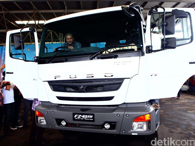 Mitsubishi Fuso Tractor Jawab Kebutuhan Pasar