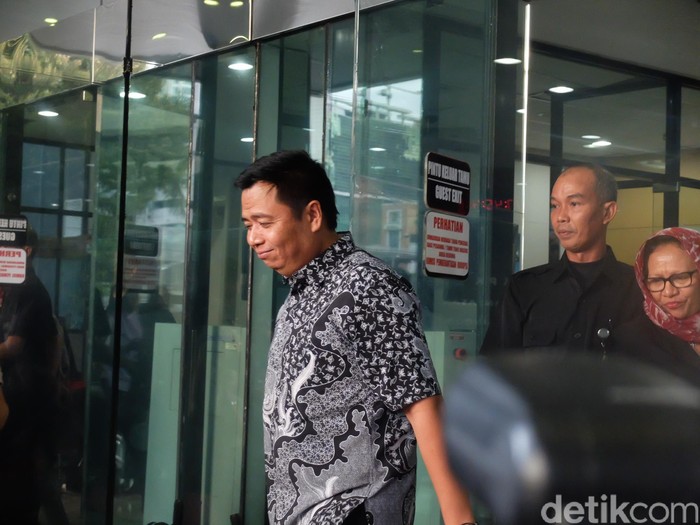 KPK Cecar Wakil Ketua Komisi V Lazarus soal Uang Suap Damayanti