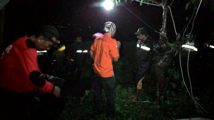 Remaja asal Situbondo Jatuh dari Tebing Saat Selfie Ditemukan Tersangkut Pohon