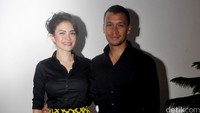 Pada kesempatan itu, mereka terlihat serasi dengan busana hitam. Pool/Ismail/detikFoto.