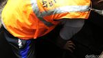 Bungkus Kabel di Gorong-gorong Patung Kuda Dibersihkan