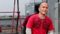 Penasaran dengan perbedaan musik Iwa K saat ini?Simak terus DetikHOT!