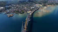 Saat ini, pengerjaan jembatan tinggal memasang sejumlah aksesoris. Setelah itu akan ada tes uji coba jembatan. Istimewa/dok kemen PUPR.