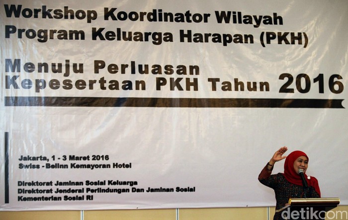 Penerima Bansos Program Keluarga Harapan Bertahap Beralih Jadi Non Tunai