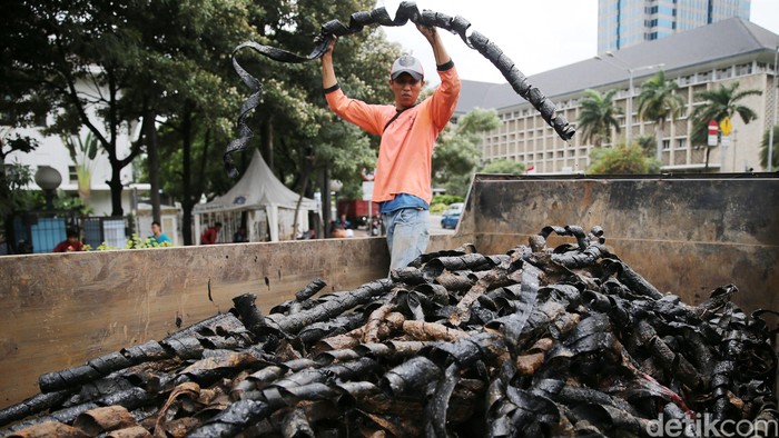 Ketua DPRD DKI: Segera Usut Kasus Sampah Kabel yang Bikin Mampet Got
