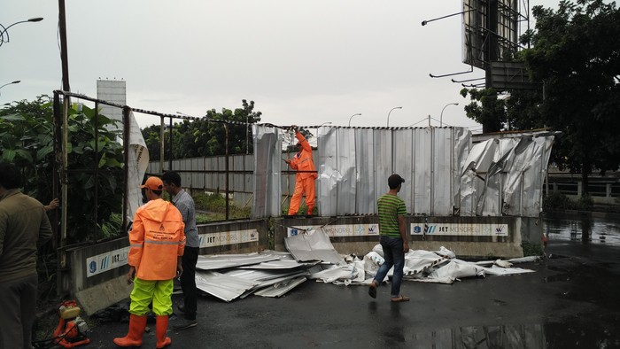 Bikin Blind Spot, Papan Proyek Monorel di U-Turn Rasuna Said Dibongkar