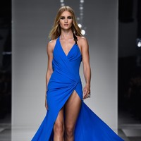 Rosie Huntington-Whiteley menyusul berkat pemasukannya, juga senilai US$ 9 juta. Selain modeling, sumber pemasukan model asal Inggris ini juga datang dari karier aktingnya. (Foto: Pascal Le Segretain/Getty Images)