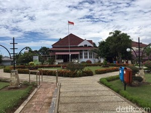 Jejak Tokoh Islam Oei Tjeng Hien di Rumah Pengasingan Soekarno