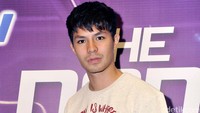 Pose kekasih dari Pricil Blink itu saat di depan kamera. Pool/Noel/detikFoto.