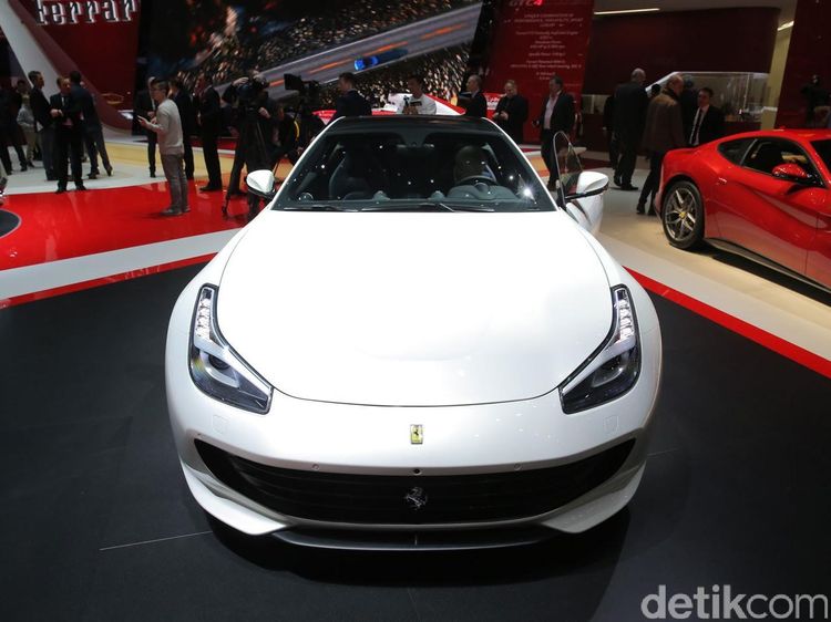 Ferrari GTCLusso, Pengganti Ferrari FF