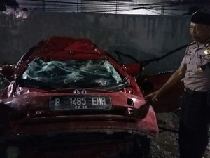 Polisi Temukan Obat di Dalam Bra Pengemudi Honda Jazz, Diduga Pil Penenang