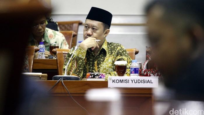 Jokowi Minta KY-MA Jangan Seperti Tom and Jerry