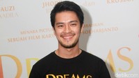 Morgan tampil kasual di acara media screening film Dreams di kawasan Epicentrum, Kuningan, Jakarta Selatan pada Selasa (1/3/2016). Pool/Gus Mun/detikFoto.