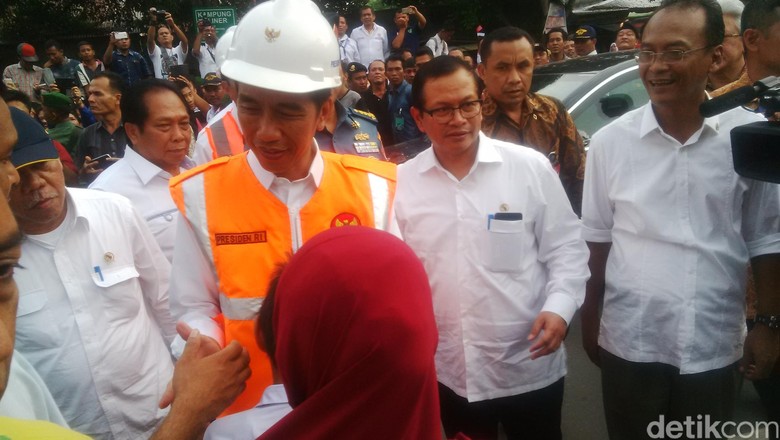 Soal Transportasi Massal Jakarta, Jokowi: Sudah Tertinggal 