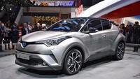 Setelah menggoda publik lewat teaser, mobil small Sport Utility Vehicle (SUV) Toyota C-HR akhirnya diperkenalkan.