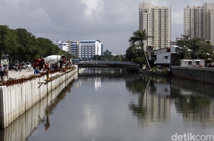 Pekerja Proyek Jembatan Tenggelam di Kali Sunter dan Belum Ditemukan