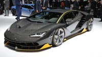 Centenario, jika diterjemahkan menjadi bahasa Indonesia berarti 100 tahun, sesuai dengan usia Ferruccio Lamborghini jika masih hidup sekarang.