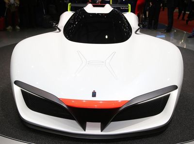 Tanpa Bensin, Mobil Ini Bisa Lari Hingga 300 Km/Jam