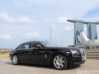 Menjajal Si Hantu Tunggangan Maharaja, Rolls-Royce Ghost