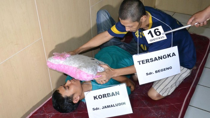 Begeng Jalani Rekonstruksi Pembunuhan Bocah J