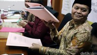 Pembicara mengatakan setiap pemimpin memiliki kebijakan serta visi-misi yang berbeda-beda, namun harus ada strategi agar kebijakan tersebut berlangsung secara berkesinambungan.