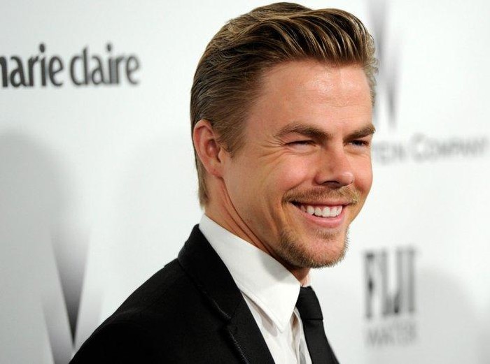 Derek Hough Main di Pertunjukan Broadway Singin in the Rain