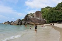 Pantai Tanjung Tinggi (Darwance Law/d'Traveler)
