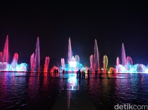 Walkot Sawahlunto Terperangah Lihat Air Menari di Purwakarta, Siap Buat Tiruannya