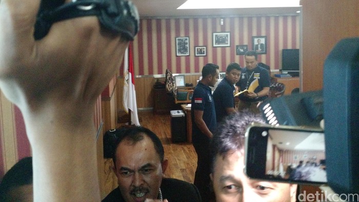Ruang Ketua DPRD DKI Digeledah Personel Bareskrim Polri