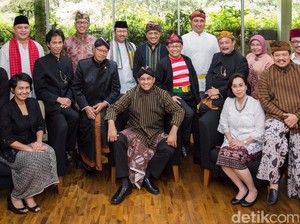 Mendikbud Minta Pakaian Daerah Dipakai Kerja dan Aktivitas Sehari-hari