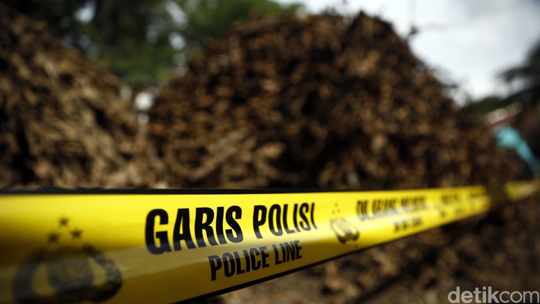 Polisi Tangkap Kapolsek di Aceh yang Diduga Terlibat Illegal Logging Polisi Tangkap Kapolsek di Aceh yang Diduga Terlibat Illegal Logging