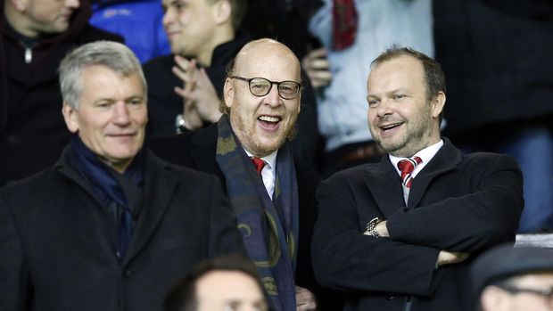 Ed Woodward (kanan) memecat Jose Mourinho di Carrington pada 18 Desember lalu.