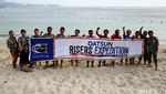 Keceriaan Datsun Risers di Pantai Lampuuk