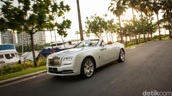 Mobil Terseksi Rolls-Royce Pertama Kali Meluncur di Kawasan ASEAN