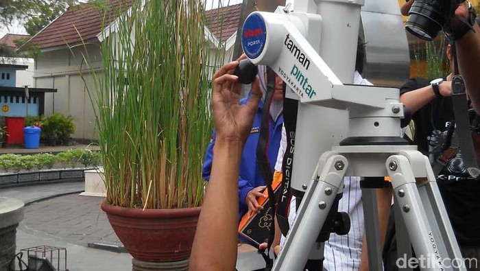 Belajar Simulasi Gerhana di Taman Pintar Hingga Nikmati Keindahan GMT dari Tugu Jogja