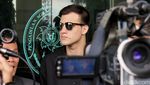 Patah Tulang, Stuart Collin Tetap Hadir di Sidang Cerai