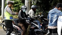 Operasi Simpatik Jaya digelar mulai 1 Maret hingga 21 Maret 2016. Operasi dilakukan untuk meningkatkan kesadaran masyarakat untuk tertib berlalu lintas.