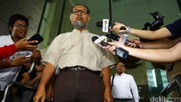 Dalam kesempatan tersebut BW juga mengaku kurang puas dengan pengesampingan kasus (deponeering) yang menjerat dirinya, Jakarta, Jumat (4/3/2016).
