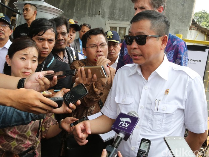 Terima Berbagai Keluhan, Menhub Jonan: Kendaraan Pelat Hitam Malu Diuji Kir