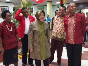 Risma Minta Warga Jayapura Tidak Menyerah Membangun Kotanya