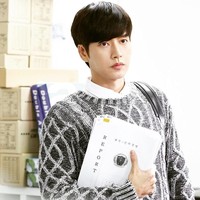 Park Hae Jin menyadari bahwa penggunaan social media dapat mempromosikan dirinya dan juga dapat membuatnya berkomunikasi dengan para penggemar. Namun hal itu juga berbahaya mengingat kemungkinan terjadinya skandal lewat social media yang bisa terjadi. Itulah sebabnya ia memutuskan tidak memakai social media. Foto: tvN