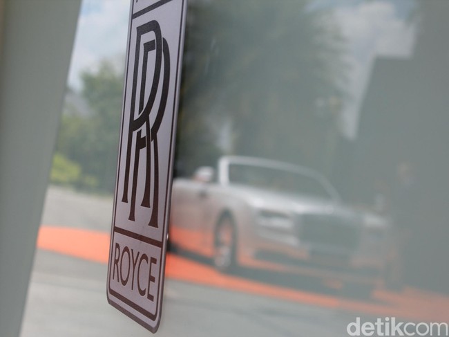 Rolls-Royce Ketika Dianalogikan dengan Pakaian Pria