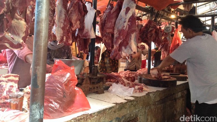 Harga Sayuran Naik, Daging Ayam dan Sapi Turun