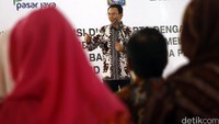 Ahok berharap nantinya total uang Rp 1 triliun bisa disalurkan untuk kredit Usaha Mikro Kecil dan Menengah (UMKM).