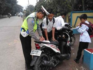 Melihat Operasi Simpatik: Pelajar Bawa Motor Hingga Sopir Angkot Kena Tegur