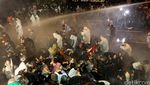 Polisi Bubarkan Demo Tolak Penyitaan Kantor Zaman