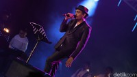 Setelah memeriahkan Java Jazz Festival (JJF) 2016 hari pertama, kini Glenn Fredly tampil lagi di JJF hari kedua, Sabtu (5/3/2016) di JIExpo, Kemayoran, Jakarta Pusat.