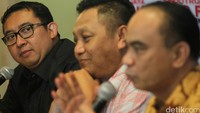 (Kiri ke kanan) Wakil Ketua DPR Fadli Zon, Koordinator Gerakan Indonesia Bersih Adhie Massardi, dan Ketum DPP Projo Budi Arie Setiadi menjadi pembicara dalam diskusi tersebut.